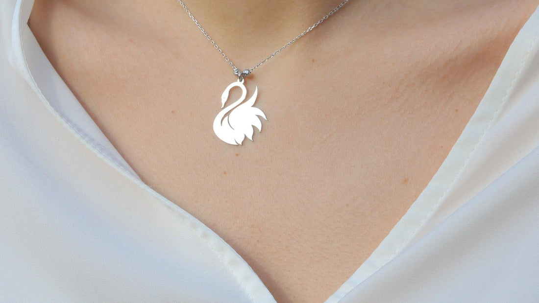 The Ultimate Guide to Styling Silver Chain Necklaces